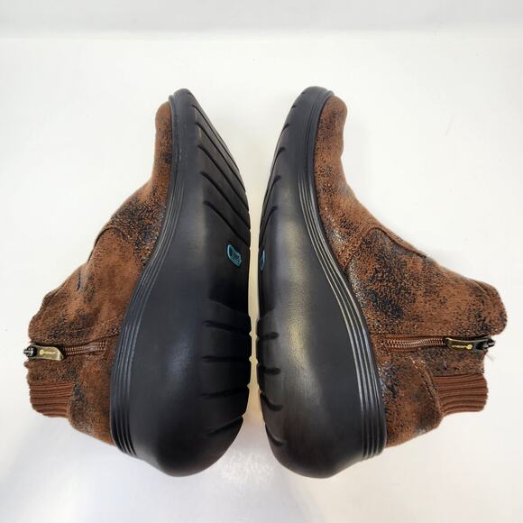 Bzees Weekend Wedge Ankle Boots Booties Brown Fabric Women Size 8M Comfort Zip - Picture 8 of 9